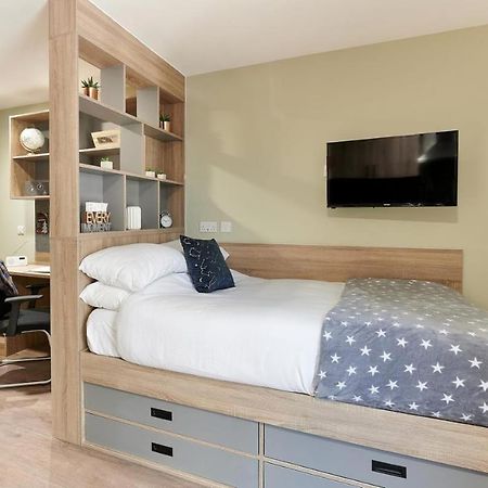 Central Southampton, Zeni Studio Luaran gambar